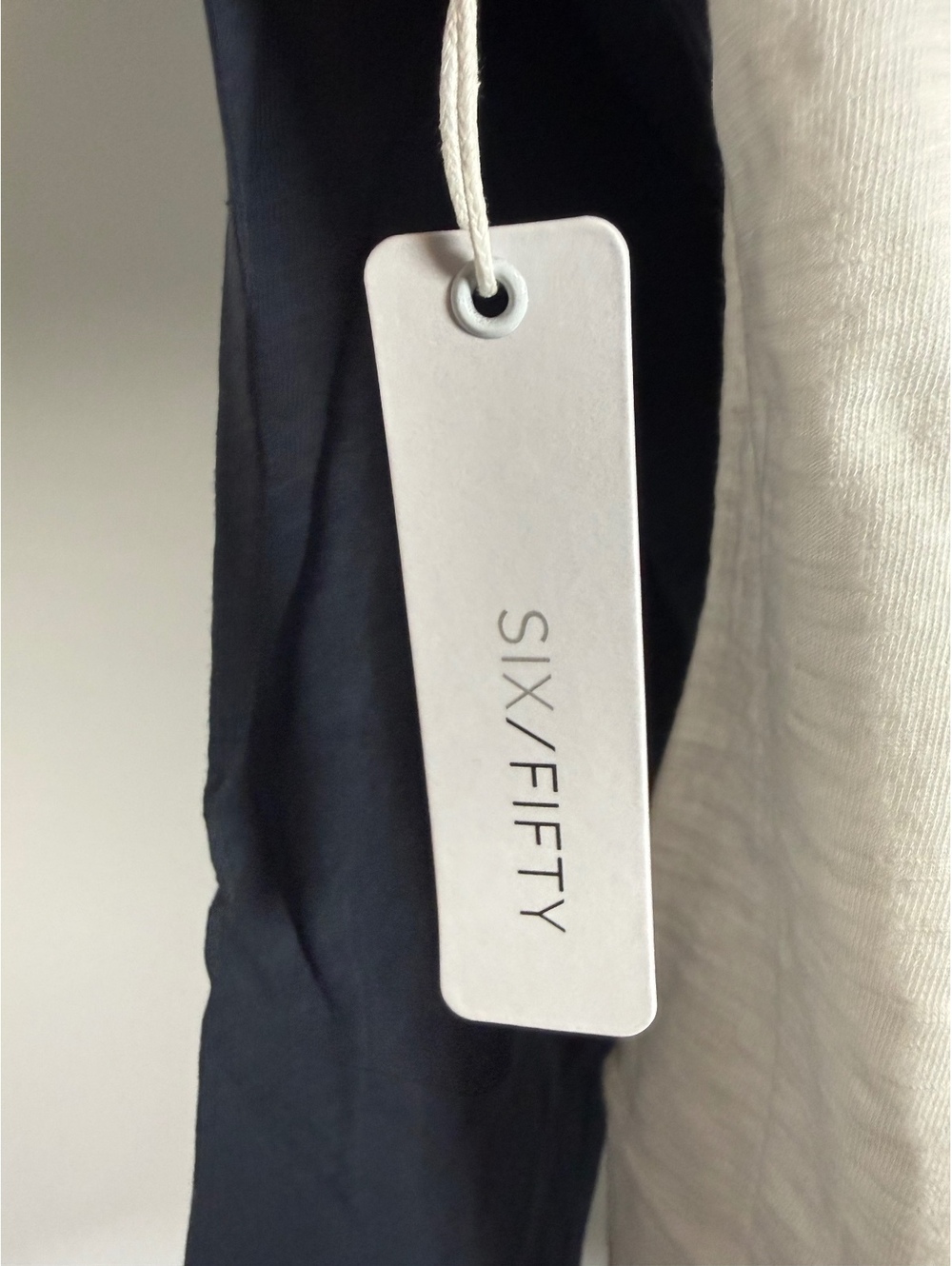 NWT Six Fifty White Navy Long Sleeve Top Size Medium - Picture 5 of 7
